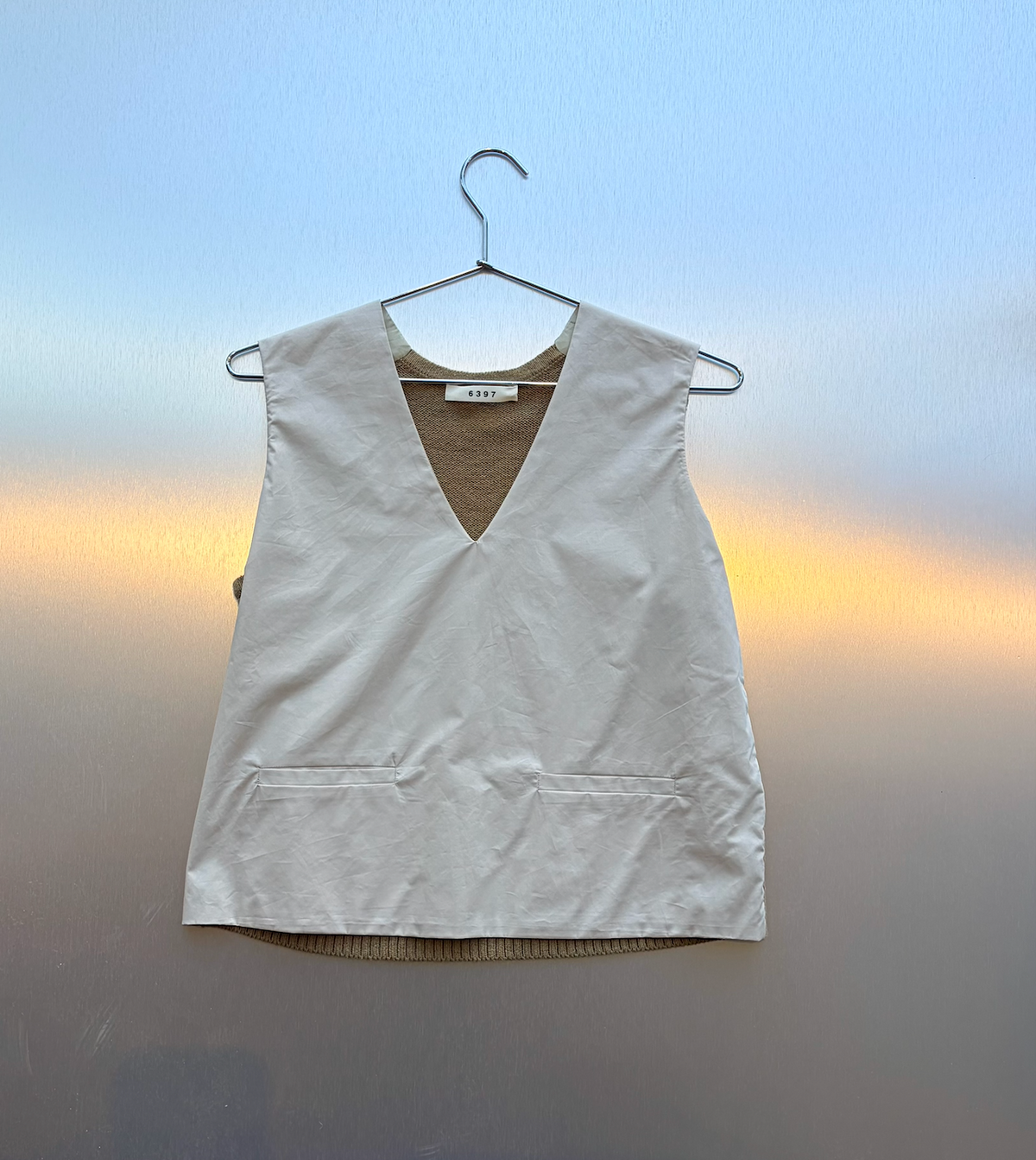 6397 Hybrid Vest in Bisque