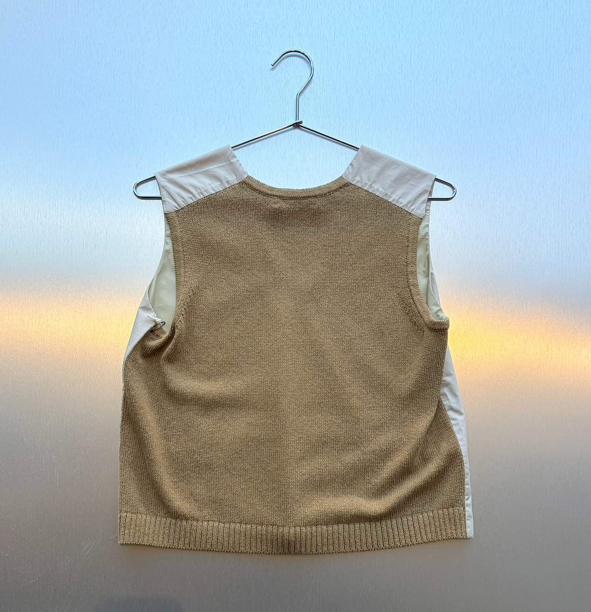 6397 Hybrid Vest in Bisque